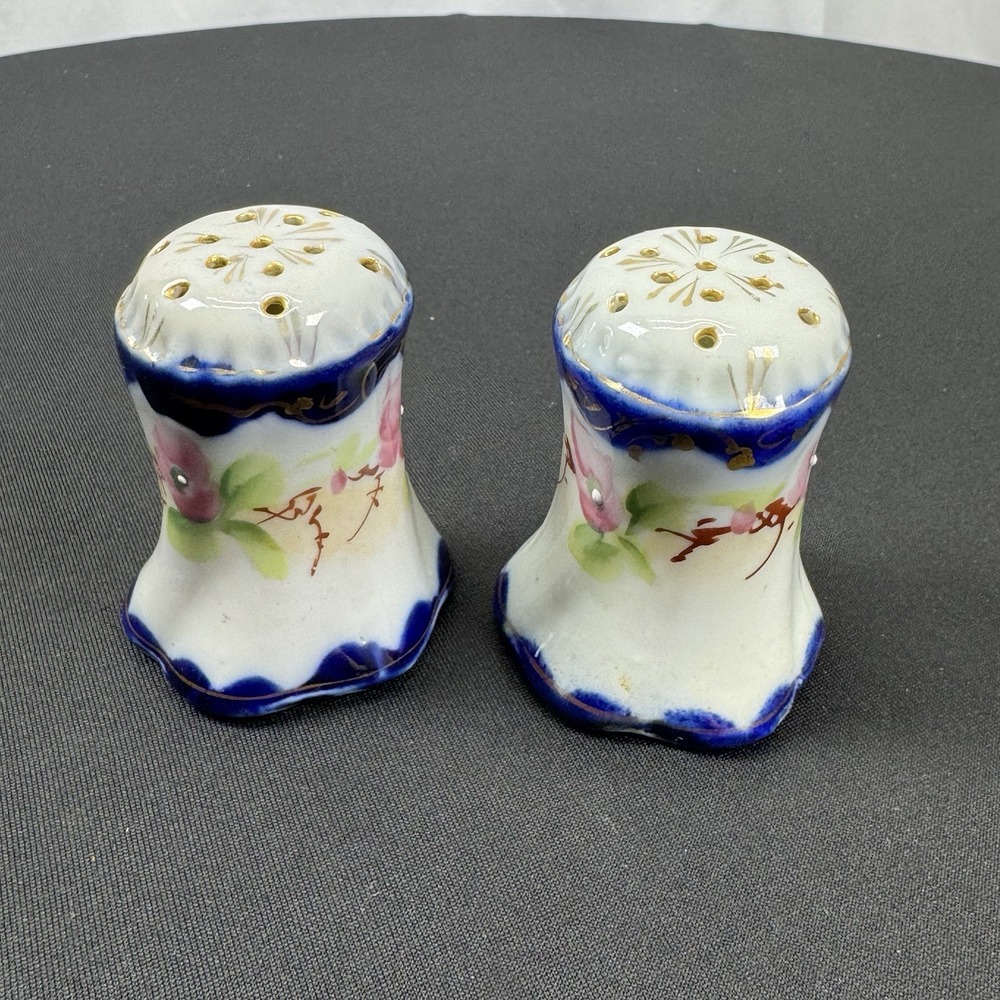 Antique Blue Trimmed Floral Design‎ Salt & Pepper Shakers
